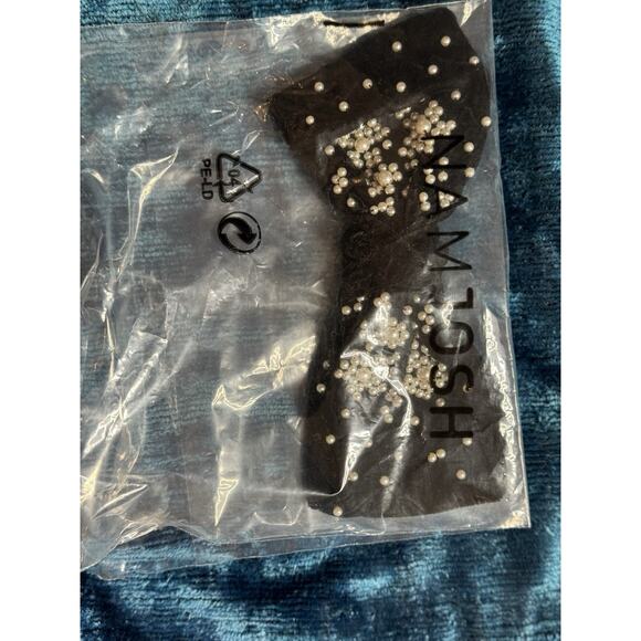 NAMJOSH Embroidered Velvet Black Bow with Pearl Accents - Picture 2 of 3